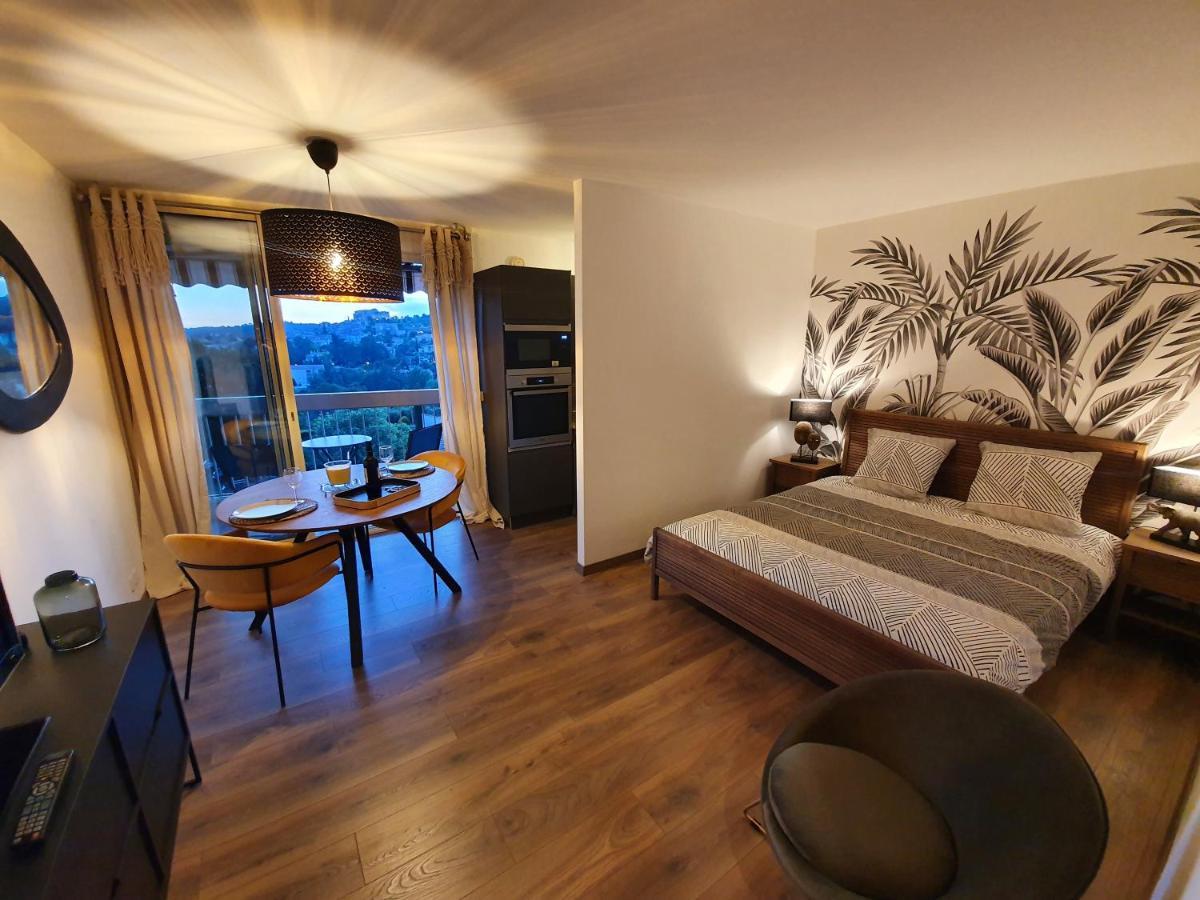 La Loge du château ! climatisé Gréoux-les-Bains Extérieur photo